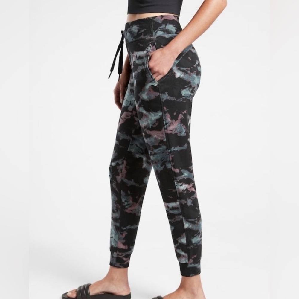 Athleta Balance Printed Jogger Pants Marine Black Tie Dye Size Small Highrise